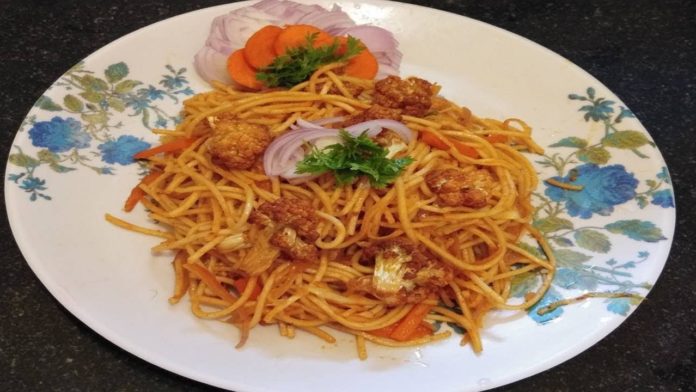 Gobi Manchurian Noodles, gobi manchurian with noodles recipe, Gobi Noodles, gobi noodles in telugu, gobi noodles recipe, gobi noodles street food, How To Make Gobi Noodles Recipe, indian street food, indian street food veg, Manchurian Noodles, manchurian noodles making, manchurian noodles recipe, Noodles, noodles making in telugu, noodles making video, noodles recipe, Street Food Recipes, veg gobi noodles recipe