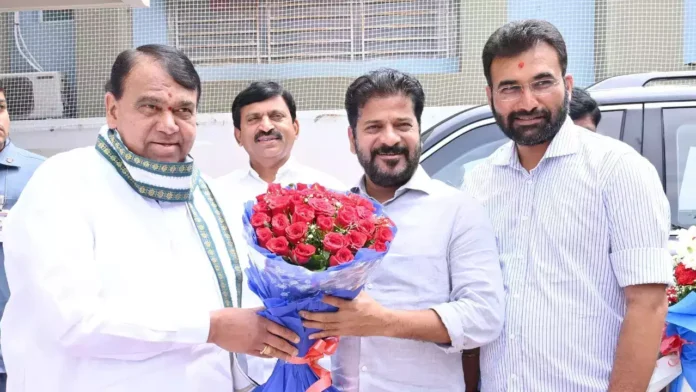 BRS Leader Pocharam Srinivas Reddy Joined Congress,Pocharam Srinivas Reddy Joined Congress,BRS Leader Joined Congress,Pocharam Srinivas Reddy,Former Speaker Joined Congress,Pocharam Srinivas Reddy fourth BRS MLA To Switch to Congress,BRS MLA,Congress,BRS Leader,Telangana Politics,Political News,Hyderabad,Telanagana,Mango News,Mango News Telugu,Revanth Reddy,Telangana