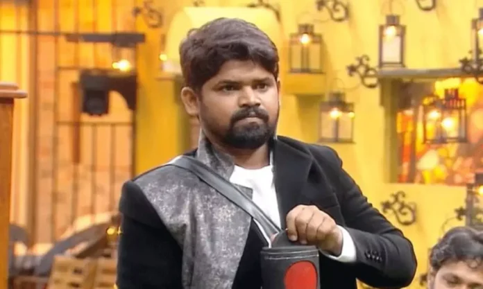 Naveen Is Eliminated Sita And Sonia Cry, Sita And Sonia Cry, Eliminated Sita And Sonia Cry, Aditya Om, Bigg Boss 8 Telugu, Kirak Sita, Naga Manikantha, Nainika, Naveen Is Eliminated, Nikhil, Prithvi Raj, Sita And Sonia Cry For Naveen Elimination, Vishnu Priya, Bigg Boss Telugu Season 8, Bigg Boss 8, Bigg Boss Contestants, Bigg Boss Season 8, Movie News, Latest Bigg Boss News, Bigg Boss News Updates, Nagarjuna, Tollywood, Mango News, Mango News Telugu