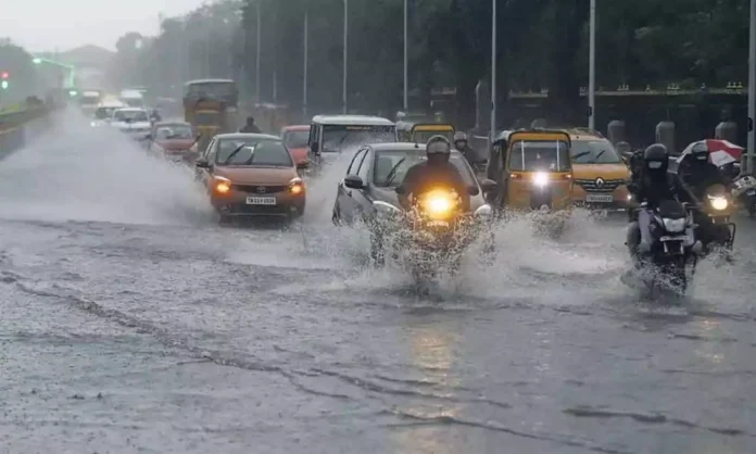 Heavy Rains In Hyderabad, Heavy Rains, Telangana Rain Updates, Weather Updates, Rains, IMD, Rain Alert, Rains In Telangana, Alert For Telangana, Yellow Alert, Rain Alert Telangana, Telangana Weather Forecast, Weather Today, Heavy Rains For Another Three Days, Heavy Rains, Heavy Rains In Telangana, Weather Report, Red Alert In Hyderabad, TS Live Updates, Political News, Mango News, Mango News Telugu