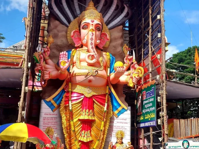 Traffic Restrictions In Hyderabad, Restrictions In Hyderabad, Traffic Restrictions, Hyderabad Traffic, Traffic Diversions For Khairatabad Ganesh, Traffic Restrictions and Diversions, Hyderabad Traffic Police, Latest News on Traffic Restrictions, Hyderabad, Traffic Rules, Hyderabad, Lord Vinayaka, Latest Ganesh Chaturthi News, Balapur Ganesh, Ganesh Chaturthi, Khairatabad Ganesh, Telangana Government, Telangana Police, Hyderabad Live Updates, Latest Hyderabad News, TS Live Updates, Mango News, Mango News Telugu