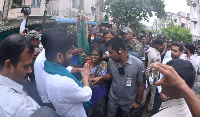 CM Revanth Appealed To The Center To Declare The Flood As A National Calamity, CM Revanth Appealed, Flood As A National Calamity, CM Revanth Reddy, Floods In Telangana, Rains, IMD, Rain Alert, Rains In Telangana, Alert For Telangana, Yellow Alert, Rain Alert Telangana, Telangana Weather Forecast, Weather Today, Heavy Rains For Another Three Days, Heavy Rains, Heavy Rains In Telangana, Weather Report, Red Alert In Hyderabad, TS Live Updates, Political News, Mango News, Mango News Telugu