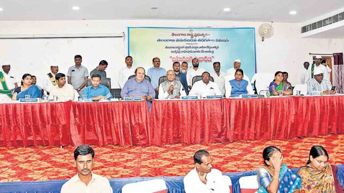 Comprehensive Family Household Survey From November 6, Telangana Caste Survey, Comprehensive National Nutrition Survey, Format With 54 Points..Report In 60 Days, Revanth Reddy, Telangana Govt, Family Household Survey, Household Survey From November 6, Comprehensive Family Survey, Hyderabad, Hyderabad Live Updates, Latest Hyderabad News, Telangana, TS Politics, TS Live Updates, Political News, Mango News, Mango News Telugu