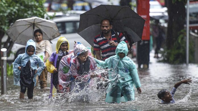 Rains Again In Telangana, IMD Alert, IMD Alert For 10 States, Rains In Telangana, Heavy Rains, Telangana Rain Updates, Weather Updates, Rains, IMD, Rain Alert, Rains In Telangana, Alert For Telangana, Rain Alert Telangana, Telangana Weather Forecast, Weather Today, Heavy Rains For Another Three Days, Heavy Rains, Heavy Rains In Telangana, Weather Report, TS Live Updates, Political News, Mango News, Mango News Telugu