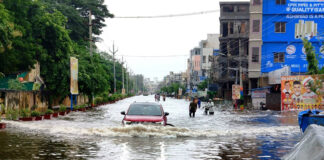 Another Flood Warning For Vijayawada, Flood Warning, Alert Issued In These Areas, Bejawada, Budameru, Kristhanadi, Vijayawada Floods, YCP, Yeleru Receive Heavy Inflows, The Hardships Of The Flood, Flood Victims, Rain Alert, Heavy Rain In AP, Weather Report, AP, Heavy Rain, Andhra Pradesh, AP Rains, AP Live Updates, Political News, Mango News, Mango News Telugu