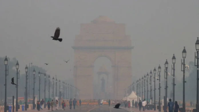 Orange Alert For Delhi, CPCB, Delhi Pollution, Dense Fog, GRAP, IMD, Orange Alert For Delhi, Fog Covered Delhi, Thick Smog, Visibility Dropped To Zero, Delhi Fog, Fog Report Delhi, Air Pollution In Delhi Is Increasing, AQI, Delhi Air Pollution, Delhi Pollution, Pollution, Delhi, Delhi Live Updates, Delhi Politics, National News, India, Congress, BJP, PM Modi, Live Updates, Breaking News, Live News, Mango News, Mango News Telugu