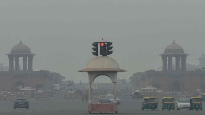 Fog Covered Delhi Visibility Dropped To Zero, Delhi Visibility Dropped To Zero, Air Pollution, Air Quality Index, Central Pollution Control Board, Fog Covered Delhi, Thick Smog, Visibility Dropped To Zero, Delhi Fog, Fog Report Delhi, Air Pollution In Delhi Is Increasing, AQI, Delhi Air Pollution, Delhi Pollution, Pollution, Delhi, Delhi Live Updates, Delhi Politics, National News, India, Congress, BJP, PM Modi, Live Updates, Breaking News, Live News, Mango News, Mango News Telugu