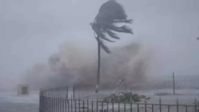 Highest Rainfall Recorded In AP, Highest Rainfall, Highest Rainfall In AP, Bay Of Bengal, Highest Rainfall Recorded In AP, Low Pressure In Bay Of Bengal, Rain, Rainfall, AP Weather Report, Meteorological Department, Rain Alert, Officials Have Been Alerted, Heavy Rain Are Falling Across AP, Heavy Rain In AP, Weather Report, Red Alert, AP, Heavy Rain, Andhra Pradesh, AP Rains, AP Live Updates, Political News, Mango News, Mango News Telugu