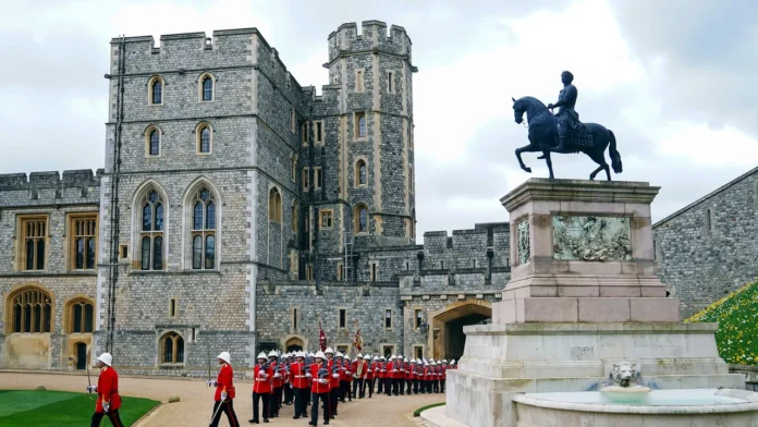 The Burglary Of Windsor Castle, Windsor Castle, Britain’s Royal Family, Investigation Of CCTV Footage, Security Failure, Thugs Who Crossed The Fencing, Truck And Bike Theft, Theft At Windsor Castle, Burglars Steal Two Vehicles, Masked Burglars Break Into Windsor Castle, Windsor Castle Stealing Two Vehicles, Burglars Raid Royal Windsor Castle, Britain, Britain News, Britain Live Updates, National News, International News, Live Updates, Breaking News, Headlines, Live News, Mango News, Mango News Telugu
