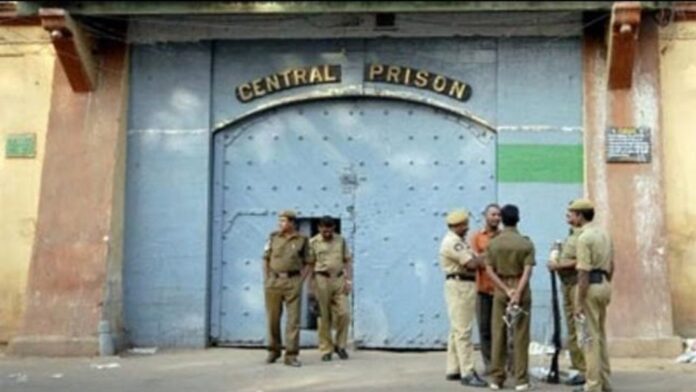 Fake Bail Drama Prisoner Escapes From Chanchalguda Jail, Chanchalguda Jail, Fake Bail Drama, Fake Bail, Prisoner Escape, Prisoner Escapes From Chanchalguda Jail, Chanchalguda Jail Incident, Fake Bail Scam, Hyderabad Crime, Prison Security Breach, Prisoner Escaped, Undertrial Escape, Hyderabad Live Updates, Latest Hyderabad News, CM Revanth Reddy, Telangana, TS Politics, TS Live Updates, Political News, Mango News, Mango News Telugu
