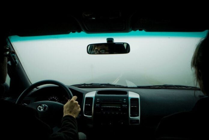 If You Have A Fogging Problem In Your Car Do This, If You Have A Fogging Problem, Fogging Problem In Your Car Do This, Fogging Problem, Car, Car Travel Problem, Travel, Car Fogging Problem, Have A Fogging Problem In Your Car, Traveling In The Winter, Winter Traveling, Traveling Tips, Tips For Traveling, Mango News, Mango News Telugu