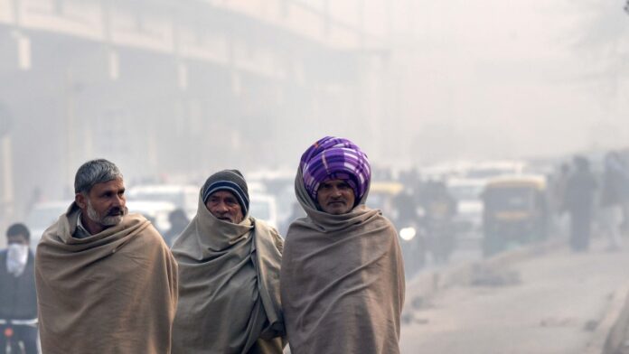 New Weather In Delhi, Delhi New Weather, Cold Has Subsided..Heat Has Increased, Highest Temperature, Lowest Temperature, Rains, Winter, Air Pollution In Delhi, Delhi Air Pollution Increasing, Day By Day Delhi Pollution Increasing, Air Pollution In Delhi Is Increasing, AQI, Delhi Air Pollution, Delhi Pollution, Pollution, Delhi, Delhi Live Updates, Delhi Politics, National News, India, Congress, BJP, PM Modi, Live Updates, Breaking News, Live News, Mango News, Mango News Telugu