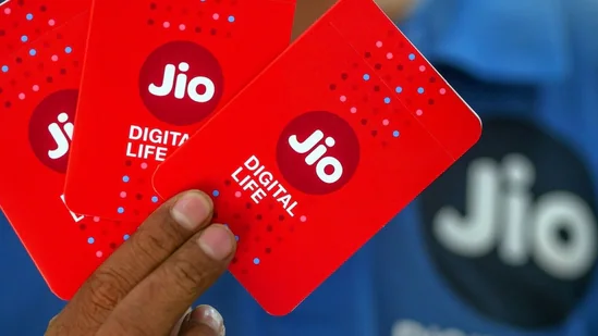 Under ₹900 Jio Recharge Plans Offering 2Gb Daily Data Unveiled