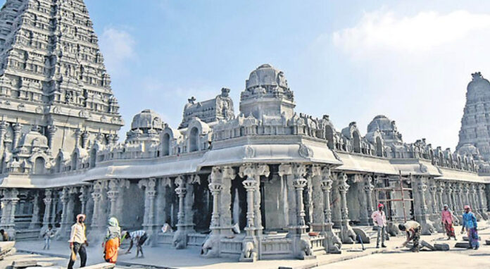 CM Special Focus On Yadagirigutta Temple, CM Special Focus, Yadagirigutta Temple, Yadagirigutta, Board Members, CM Revanth Reddy, Former CM KCR, Tirapati, TTD, Yadagirigutta Latest News, Liv Updates Of Yadagirigutta, Hyderabad Live Updates, Latest Hyderabad News, Telangana, TS Live Updates, Political News, Live Updates, Breaking News, Headlines, Live News, Mango News, Mango News Telugu
