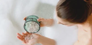 Once You Know The Benefits Of Rock Salt You Wont Give It Up, Benefits Of Rock Salt, Rock Salt, Rock Salt Benefits, Good To Take Salt Water Bath, Rock Salt Baths?, Salt In The Water, Salt Water Bath, Uses Of Rock Salt, Health, Health Tips, Healthy Food, Healthy Diet, Fitness, Mango News, Mango News Telugu