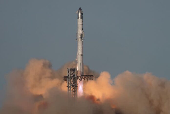 Huge Setback For SpaceX Rocket Explodes Shortly After Launch, Huge Setback, SpaceX Rocket Setback, Elan Musk, Huge Setback For Spacex, Karebian See, Rocket Explodes Shortly After Launch, SpaceX, SpaceX Blasting, America, USA, America News, America Live Updates, National News, International News, Live Updates, Breaking News, Headlines, Live News, Mango News, Mango News Telugu