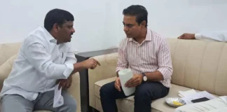 Teenmar Mallanna Meets BRS Leaders A New Political Twist, Teenmar Mallanna Meets BRS Leaders, A New Political Twist, BC Reservations Bill, BRS Meeting, Congress Suspension, Harsih Rao, KTR, Teenmar Mallanna, Telangana Politics, Hyderabad, Hyderabad Live Updates, Latest Hyderabad News, Telangana, TS Politics, TS Live Updates, Political News, Mango News, Mango News Telugu