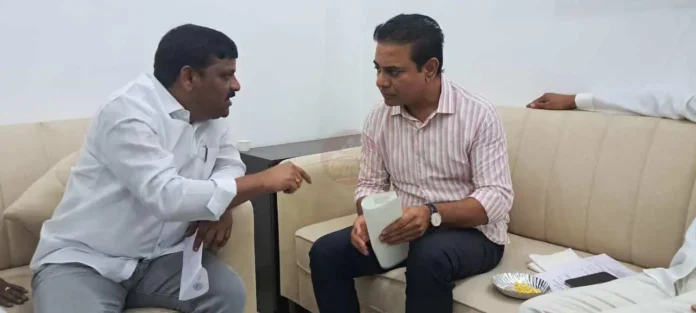 Teenmar Mallanna Meets BRS Leaders A New Political Twist, Teenmar Mallanna Meets BRS Leaders, A New Political Twist, BC Reservations Bill, BRS Meeting, Congress Suspension, Harsih Rao, KTR, Teenmar Mallanna, Telangana Politics, Hyderabad, Hyderabad Live Updates, Latest Hyderabad News, Telangana, TS Politics, TS Live Updates, Political News, Mango News, Mango News Telugu