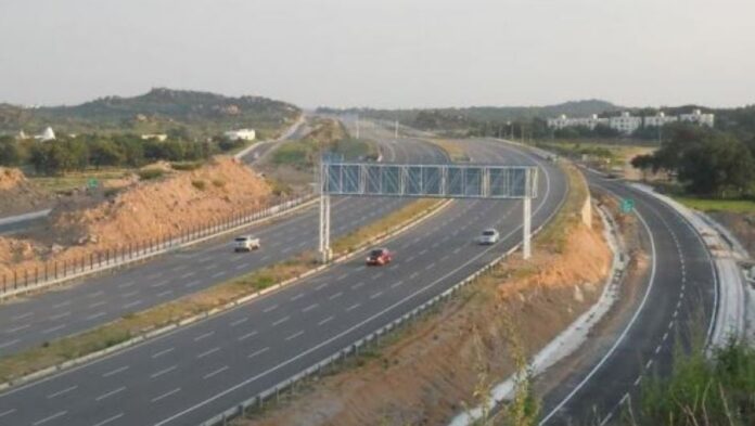 Another Service Road In Telangana, Another Service Road, Telangana Another Service Road, Outer Ring Road, Service Road, Hyderabad, Hyderabad Live Updates, Latest Hyderabad News, Telangana, TS Politics, TS Live Updates, Political News, Mango News, Mango News Telugu