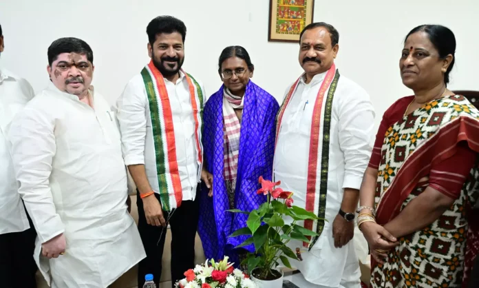 AICC Focuses On Kancha Gachibowli Land Dispute Meenakshi Natarajans Visit Gains Significance,AICC Telangana,Cabinet Expansion Congress,Kancha Gachibowli Land Dispute,Meenakshi Natarajan Hyderabad Visit,Telangana Congress Politics,HCU land dispute Updates,Kancha Gachibowli Land Row,Telangana CM,Mango News,Mango News Telugu,HCU land dispute,HCU students,hyderabad news,Hyderabad Protests,Kancha Gachibowli,Telangana CM Revanth Reddy,Telangana Congress,Telangana Government,Kancha Gachibowli Land Dispute,HCU,HCU Land Dispute News,HCU News,HCU Latest News,University Of Hyderabad,CM Revanth Reddy,CM Revanth Reddy Latest News,CM Revanth Reddy News,Telangana,Telangana News,Telangana Latest News,HCU Land Controversy,HCU Land Row,HCU Land Issue,Mango News,Mango News Telugu,Meenakshi Natarajan