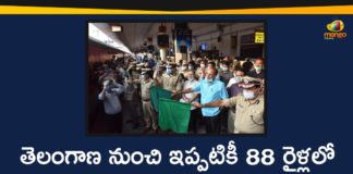 CS Somesh Kumar, CS Somesh Kumar Flagged off Train Carrying Migrant Workers, Migrant Workers, Migrant Workers at Nampally Station, Migrant Workers Travel, Nampally Station, Shramik Special trains migrant workers, Telangana CS Somesh Kumar, Telangana Migrant Workers