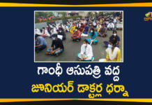 Doctors Continuing Strike at Gandhi Hospital, Gandhi Hospital, Gandhi Hospital Doctors Strike, Gandhi Hospital junior doctors strike, Hyderabad, Hyderabad doctors strike, Junior doctors at Gandhi Hospital, Junior Doctors Continuing Strike at Gandhi Hospital, Junior doctors stage protest at Gandhi hospital, Strike at Gandhi Hospital