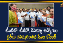 CM KCR Released the Diaries and Calendars of TNGO, TGO, Revenue Employees Associations,CM Releases Diaries Of Govt Employees' Unions,CM KCR Released The Diaries And Calendars Of TNGO, TGO,Chief Minister K Chandrashekhar Rao Released Diaries,CM KCR Released Calendars Of TNGO And TGO,Fourth Class Employees Unions,Revenue Employees Associations In Pragathi Bhavan,Pragathi Bhavan,CM KCR Released Employees Unions New Year Diaries,Calendars,CM KCR Releases Diaries Of Govt Employees Unions,Revenue Employees Associations,TNGO,CM KCR Released Calendars of TNGO,CM KCR Latest News,Mango news,Mango News Telugu