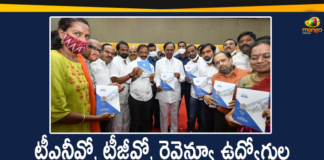 CM KCR Released the Diaries and Calendars of TNGO, TGO, Revenue Employees Associations,CM Releases Diaries Of Govt Employees' Unions,CM KCR Released The Diaries And Calendars Of TNGO, TGO,Chief Minister K Chandrashekhar Rao Released Diaries,CM KCR Released Calendars Of TNGO And TGO,Fourth Class Employees Unions,Revenue Employees Associations In Pragathi Bhavan,Pragathi Bhavan,CM KCR Released Employees Unions New Year Diaries,Calendars,CM KCR Releases Diaries Of Govt Employees Unions,Revenue Employees Associations,TNGO,CM KCR Released Calendars of TNGO,CM KCR Latest News,Mango news,Mango News Telugu