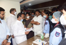 కోవిడ్-19 వ్యాక్సిన్ డ్రైరన్ కార్యక్రమంలో పాల్గొన్న మంత్రులు ఈటల, తలసాని Coronavirus Vaccine Dry Run, Coronavirus Vaccine Dry Run In India, COVID 19 Vaccine, COVID 19 Vaccine Dry Run News, COVID 19 Vaccine Dry Run Updates, Covid Vaccine Dry Run Programme, Covid-19 Vaccination Dry run, Covid-19 Vaccine Dry Run, COVID-19 Vaccine Dry Run Details, COVID-19 Vaccine Dry Run In Nalgonda District, COVID-19 Vaccine Dry Run In Telangana, COVID-19 Vaccine Dry Run to be Conducted in All States, Dry Run For Covid-19 Vaccine, Etala Rajender, Etala Rajender Visits Covid Vaccine Dry Run Programme, Health Minister Etala Rajender, Mango News, Vaccine Dry Run