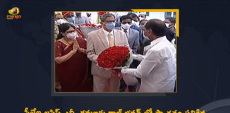 CJI NV Ramana On Three Day Visit To Hyderabad, CJI NV Ramana On Three Day Visit To Hyderabad Gets Warm Welcome From CM KCR, CJI NV Ramana Visit To Hyderabad, CJI Ramana accorded warm welcome in Hyderabad, CJI Ramana accorded warm welcome on three-day visit, CJI Ramana arrives in Hyderabad, Grand welcome to CJI NV Ramana in Hyderabad, Justice NV Ramana India, Mango News, NV Ramana