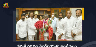 CM KCR announces house site, CM KCR Announces House Site and Rs 1 Cr, CM KCR Announces House Site and Rs 1 Cr to Padmashri Darshanam Mogilaiah, CM KCR announces house site Rs 1 crore, Darshanam Mogilaiah, KCR Announces Crore Rupees For Mogila, KCR announces house site, KCR government gives house site, Mango News, Padma Shri Awardee Mogilaiah, Padmashri Darshanam Mogilaiah, Rs 1 Cr for Padma Shri awardee Darshanam Mogilaiah, Rs 1 crore to Darshanam Mogilaiah