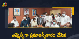 Mango News, Newly elected TRS MLCs take oath, Onteru Yadav Reddy, Onteru Yadav Reddy Takes Oath as MLC, Onteru Yadav Reddy Takes Oath as MLC Today, Telangana News, Telangana Political News, TRS Leader, TRS Leader Onteru Yadav Reddy, TRS Leader Onteru Yadav Reddy Takes Oath as MLC, TRS Leader Onteru Yadav Reddy Takes Oath as MLC Today, TRS MLCs take oath
