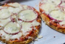 Instant Naan Pizza / Naan Pizza in 15 Mts @SOOTIGA SUTHI LEKUNDA VANTALU,naan pizza,pizza,easy pizza,instant pizza in 15mts,garlic pizza,wegmans naan pozza,wegmans garlic naan pizza,pizza with naan bread indian,pizza recipe,sootiga suthi lekunda vantalu,sootiga suthi lekunda,sutiga sutti lekunda vantalu