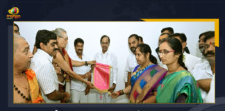 Telangana CM KCR Invited to attend Secunderabad Sri Ujjaini Mahankali Bonalu Celebrations, CM KCR Invited to attend Secunderabad Sri Ujjaini Mahankali Bonalu Celebrations, KCR Invited to attend Secunderabad Sri Ujjaini Mahankali Bonalu Celebrations, Secunderabad Sri Ujjaini Mahankali Bonalu Celebrations, Sri Ujjaini Mahankali Bonalu Celebrations, Secunderabad Sri Ujjaini Mahankali Bonalu, Bonalu Celebrations, Secunderabad Sri Ujjaini Mahankali Bonalu Celebrations News, Secunderabad Sri Ujjaini Mahankali Bonalu Celebrations Latest News, Secunderabad Sri Ujjaini Mahankali Bonalu Celebrations Latest Updates, Secunderabad Sri Ujjaini Mahankali Bonalu Celebrations Live Updates, Telangana CM KCR, K Chandrashekar Rao, Chief minister of Telangana, K Chandrashekar Rao Chief minister of Telangana, Telangana Chief minister, Telangana Chief minister K Chandrashekar Rao, Mango News, Mango News Telugu,