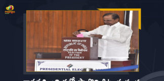 రాష్ట్రపతి ఎన్నికల్లో పాల్గొని ఓటు హక్కును వినియోగించుకున్న సీఎం కేసీఆర్ Polling of Presidential Elections-2022 at Telangana Assembly CM KCR and Ministers Cast their Votes, CM KCR and Ministers Cast their Votes, Ministers Cast their Votes, CM KCR Cast their Vote, Polling of Presidential Elections-2022 at Telangana Assembly, Polling of Presidential Elections-2022, Presidential Elections-2022 Polling, India To Elect 15th President Of India On July 18, 15th President Of India, India To Elect 15th President Of India, elections for the 15th President of India are scheduled on the 18th of July, NDA candidate Draupadi Murmu, UPA candidate Yashwant Sinha, United Progressive Alliance, National Democratic Alliance, next President of India post, Presidential elections 2022, 2022 Presidential elections, Presidential elections, Presidential elections News, Presidential elections Latest News, Presidential elections Latest Updates, Presidential elections Live Updates, Mango News, Mango News Telugu,