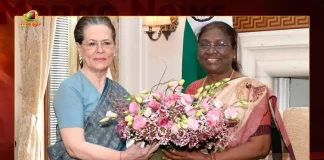 Congress Chief Sonia Gandhi Meets President Droupadi Murmu at Rashtrapati Bhavan Today, INC Chief Sonia Gandhi Meets President Droupadi Murmu at Rashtrapati Bhavan Today, Sonia Gandhi Meets President Droupadi Murmu at Rashtrapati Bhavan Today, President Droupadi Murmu, Congress Chief Sonia Gandhi, Sonia Gandhi, Rashtrapati Bhavan, Droupadi Murmu, Congress Chief, Sonia Gandhi News, Sonia Gandhi Latest News And Updates, Sonia Gandhi Live Updates, Mango News, Mango News Telugu,