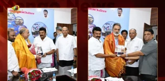 Minister Talasani Srinivas Felicitated Film Chamber of Commerce Representatives in Connection with Gandhi Film Free Screening, Minister Talasani Srinivas Felicitates Film Chamber Members, Mango News, Mango News Telugu, Gandhi Film Free Screening, Minister Talasani Srinivas Latest News And Updates, Telangana Film Chamber Of Commerce, Gandhi Movie Screening, Independence Day, 75 Years Of Independence, Film Chamber Of Commerce News, Telugu Movie News, Gandhi Movie