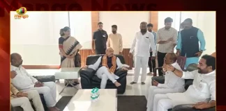 Hyderabad Union Minister Amit Shah Meets BJP MLA Etela Rajender at His House Today, Union Minister Amit Shah Meets Etela Rajender, Shah Condolences on Etala Fathers Death, Union Minister Amit Shah , BJP MLA Etela Rajender, Mango News, Mango News Telugu, Minister Amit Shah , MLA Etela Rajender, Etela Rajender Latest News And Updates, Amit Shah News And Live Updates, Amit Shah, Etela Rajender, Hyderabad News
