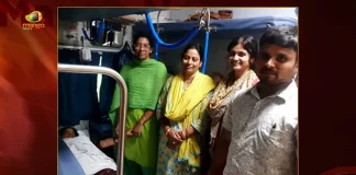 Minister KTR Congratulates Medicine Student who Helps Pregnant Woman To Deliver Baby in Duronto Express Train, Medical Student Helps Woman Deliver Baby , Andhra Medico Helps Deliver Baby Girl , Medicine Student Helps Pregnant Woman , Mango News, Mango News Telugu, Medical Student Helps Woman Give Birth On Board, Medicine Student Helps Woman Give Birth, Duronto Express Train, Duronto Express Baby Deliver, Duronto Express Woman Delivery Baby, Duronto Express Latest News And Updates, Duronto Express Train News And Live Updates