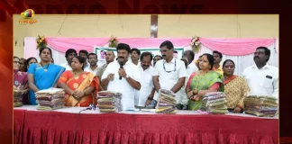 Minister Talasani Srinivas Yadav Distributes Bathukamma Sarees in hyderabad, Talasani Srinivas Yadav Distributes Bathukamma Sarees, Minister Talasani Srinivas Yadav, Bathukamma Sarees, Bathukamma Sarees Distribution, Bathukamma Sarees, Mango News, Mango News Telugu, Telangana Govt Bathukamma Sarees, Telangana Govt Bathukamma Sarees Distribution, Bathukamma Celebration, Telangana Bathukamma Celebration, Telangana Govt Bathukamma Sarees Distribution, Bathukamma Latest News And Updates, Telangana Govt News And Live Updates