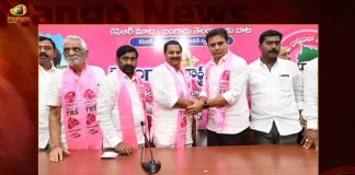 Aler Ex-MLA Bikshamaiah Goud Joins in TRS in the Presence of TRS Working President KTR, Ex-MLA Bikshamaiah Goud Joins in TRS, Ex-MLA Bikshamaiah Goud Joins Presence of KTR, Aler Ex-MLA Bikshamaiah Goud, Bikshamaiah Goud Resigns to BJP, Bikshamaiah Goud Resignation Letter, Bikshamaiah Goud Resigned To BJP, Mango News, Mango News Telugu, Telangana Alair ex-MLA Bikshamaiah Goud, Alair ex-MLA Bikshamaiah Goud, Ex-Telangana MLA B Bikshamaiah Goud, Bikshamaiah Goud Quits BJP, Telangana BJP, BJP Party Latest News And Updates, Telangana News And Live Updates