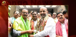 Former TRS MP Boora Narsaiah Goud To Join in BJP On October 19th, Former TRS Leader Narsaiah Goud To Join BJP, TRS Leader Narsaiah Goud Joining BJP, Narsaiah Goud Joining BJP Confirms Bandi Sanjay Kumar, Mango News,Mango News Telugu, Former TRS Leader Narsaiah Goud, Telangana Chief Bandi Sanjay Kumar, Telangna BJP Party, YSRTP , Munugode By Polls, Munugode Election Schedule Release, Munugode Election, Munugode Election Latest News And Updates, Munugode By-poll, BRS Party, Prajashanti Party