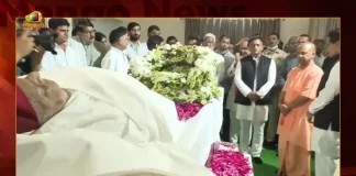 UP CM Yogi Adityanath Pays Tribute To Mulayam Singh Yadav at His Native Village Saifai, UP CM Yogi Pays Tribute To Mulayam Singh Yadav, Political Leaders Expressed Grief Over Demise of Mulayam Singh Yadav, Mulayam Singh Yadav Demise, Mango News, Mango News Telugu, Samajwadi Party Founder Mulayam Singh Yadav, Mango News, Mango News Telugu, Mulayam Singh Yadav Passes Away, Samajwadi Party Founder, Samajwadi Party, Mulayam Singh Yadav Dies, Mulayam Singh Yadav Dead, Mulayam Singh Yadav Passes Away, Samajwadi Party Founder Passes Away, Mulayam Singh Yadav Passes Away at 82,