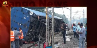 AP 9 Trains Cancelled Traffic Hit After Goods Carriage Derails at Rajamahendravaram Railway Yard, AP 9 Trains Cancelled, Traffic Hit After Goods Carriage Derails, Rajamahendravaram Railway Yard,Mango News,Mango News Telugu,Rajamahendravaram Railway Station, 9 Trains Cancelled, 9 Trains Cancelled in Rjy,Rajamahendravaram Latest News And Updates,YS Jagan News And Live Updates, YSR Congress Party, Andhra Pradesh News And Updates, AP Politics, Janasena Party, TDP Party, YSRCP, Political News And Latest Updates