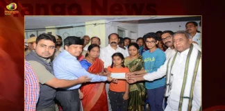 FRO Srinivas Rao Incident Officials Handed Over 50 Lakhs Ex-gratia Cheque to His Family Members,FRO Srinivas Rao Incident,FRO Srinivas Rao 50 Lakhs Ex-gratia,50 Lakhs Ex-gratia To Srinivas Rao Family Members,Mango News,Mango News Telugu,Forest Range Officer Srinivasa Rao,Srinivasa Rao,Announces Exgratia Rs.50 Lakhs,Fro Death,Kcr Announces An Ex-Gratia,Tjfoa Condemns Attack On Forest Ranger,Telangana Forest Ranger Srinivasa Rao,Telangana Forest Ranger,Telangana Forest Ranger Death,Telangana Forest Ranger Latest News And Updates,Telangana Cm Kcr
