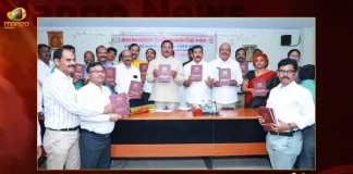 Agriculture Minister Singireddy Niranjan Reddy Releases Co-operative Dept Diary and Calendar,Agriculture Minister Singireddy Niranjan Reddy,Minister Singireddy Niranjan Reddy,Telangana Minister Singireddy Niranjan Reddy,Telangana Minister Niranjan Reddy,Mango News,Mango News Telugu,Niranjan Reddy Releases Co-operative Dept Diary and Calendar,CM KCR News And Live Updates, Telangna Congress Party, Telangna BJP Party, YSRTP,TRS Party, BRS Party, Telangana Latest News And Updates,Telangana Politics, Telangana Political News And Updates