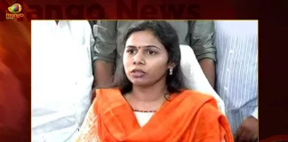 TDP Leader, Ex Minister Bhuma Akhila Priya House Arrested at Allagadda, Bhuma Akhila Priya Amid Challenge Over Nandyal MLA, Mango News, Mango News Telugu, Ex Minister Bhuma Akhila Priya House Arrested, Bhuma Akhila Priya House Arrested at Allagadda,Nandyal MLA, Bhuma Akhila Priya house arrested, Bhuma Akhila Priya's challenge to MLA Shilparavi, MLA Shilpa Ravi