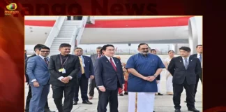 Japan PM Fumio Kishida Arrived in India on Two-day Visit He will Hold Talks Japan PM Fumio Kishida,Japan PM Fumio Kishida Arrived in India,Japan PM Two-day Visit to India,PM Fumio Kishida Hold Talks with PM Narendra Modi,Japan PM Fumio Kishida,Mango News,Mango News Telugu,Japan PM Fumio Kishida arrives in India,Japan Prime Minister Fumio Kishida,Indian Prime Minister Narendra Modi,Indian PM Narendra Modi,National Politics, Indian Politics, Indian Political News, National Political News, Latest Indian Political News