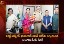 Telangana CS Shanti Kumari and DGP Anjani Kumar Congratulates Women's World Boxing Champion Nikhat Zareen,Telangana CS Shanti Kumari,CS Shanti Kumari Congratulates Women's World Boxing,DGP Anjani Kumar Congratulates Women's World Boxing,Women's World Boxing Champion Nikhat Zareen,Mango News,Mango News Telugu,Telangana CS Shanti Kumari Latest News,DGP Anjani Kumar News Today,Womens World Boxing,Womens World Boxing 2023,Womens World Boxing Latest News,Womens World Boxing Live Updates
