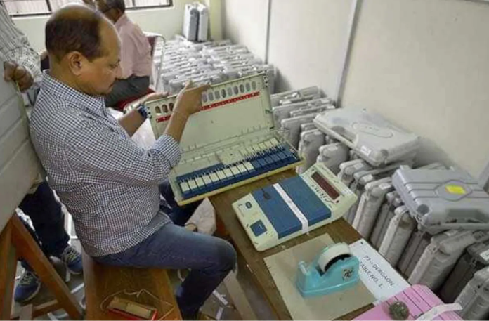 Cost voting.. Polling tension..! Cross Voting.. Polling Tension..!, Cross Voting, Polling Tension, Telangana Cross Voting, Chevella Cross Voting, Loksabha Polls 2024, Polling, Election Result Date 2024, Highest Polling in 2024, BJP, Congrss, BRS, Lok Sabha Elections, TS Live Updates, Political News, Mango News, Mango News Telugu